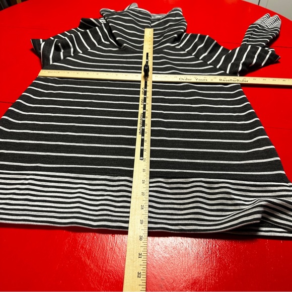 KEREN HART CHARCOAL AND GRAY LIGHT WEIGHT COWL NECK SWEATER - Picture 4 of 5